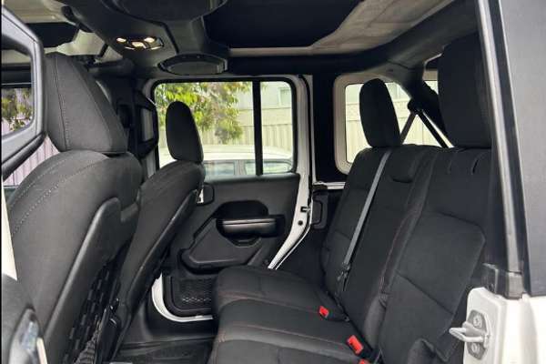 2020 Jeep Wrangler Unlimited Rubicon JL - Image 5