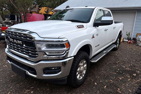 2021 RAM 3500 Laramie D2 4X4 - Image 3
