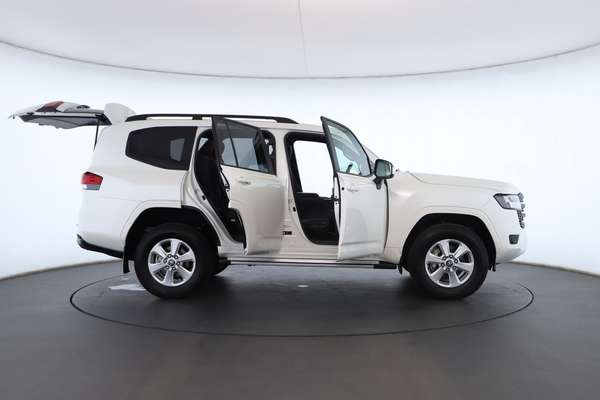 2025 Toyota Landcruiser GXL FJA300R - Image 2