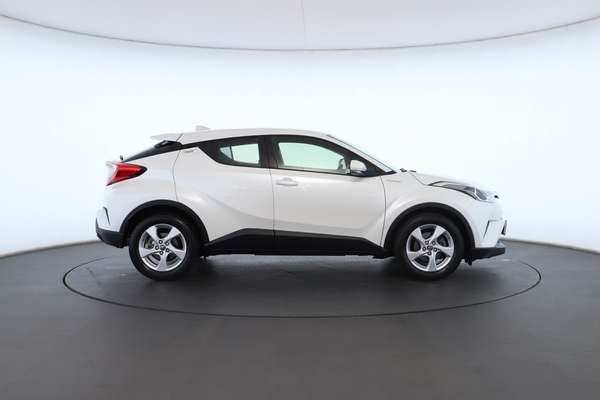 2018 Toyota C-HR NGX10R - Image 3