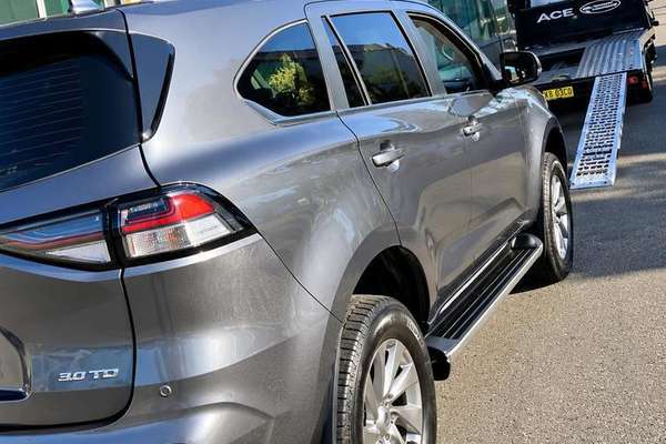2022 Isuzu MU-X LS-U - Image 5
