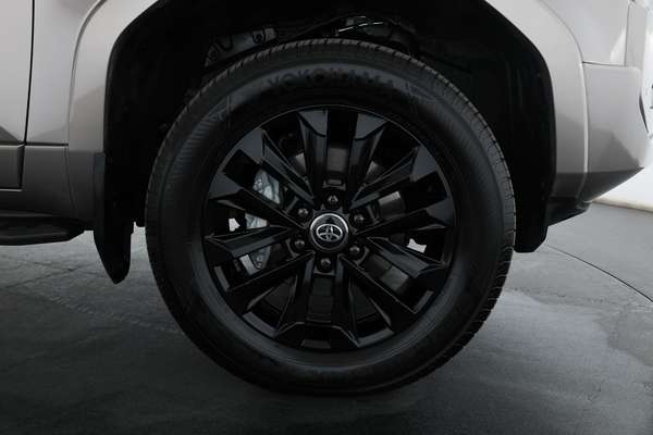 2025 Toyota Landcruiser Prado VX GDJ251R - Image 4