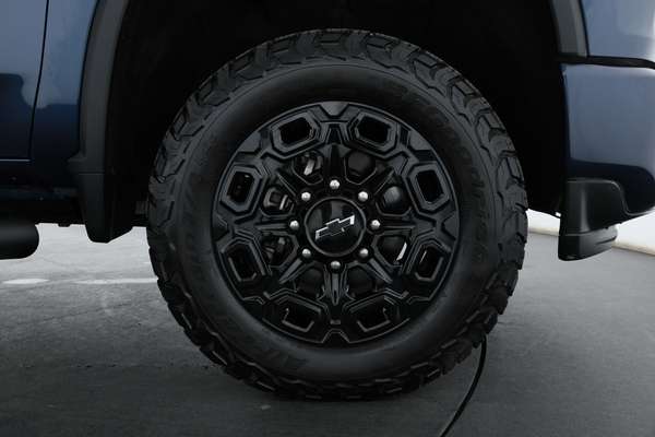 2023 Chevrolet Silverado HD LTZ Premium W/Tech Pack T1 4X4 - Image 4