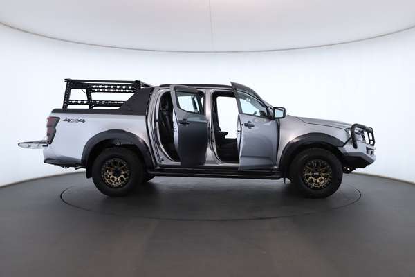 2025 Isuzu D-MAX X-TERRAIN 4X4 - Image 2