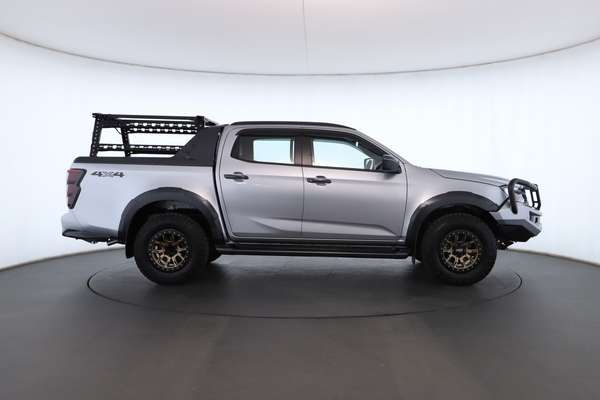 2025 Isuzu D-MAX X-TERRAIN 4X4 - Image 3