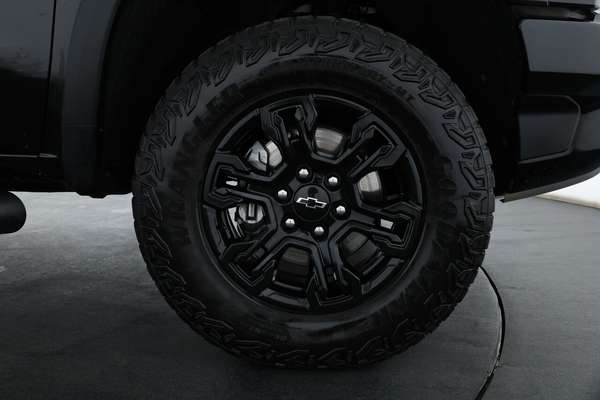 2023 Chevrolet Silverado 1500 ZR2 T1 4X4 - Image 4