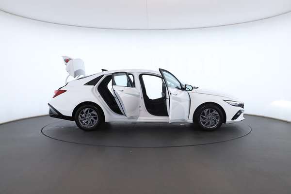 2025 Hyundai i30 CN7.V2 - Image 2