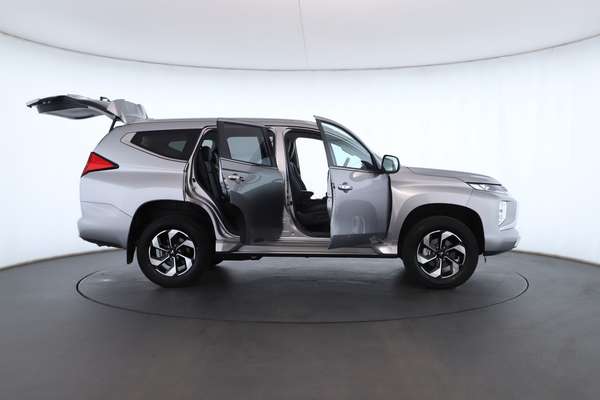 2024 Mitsubishi Pajero Sport GLS QG - Image 2