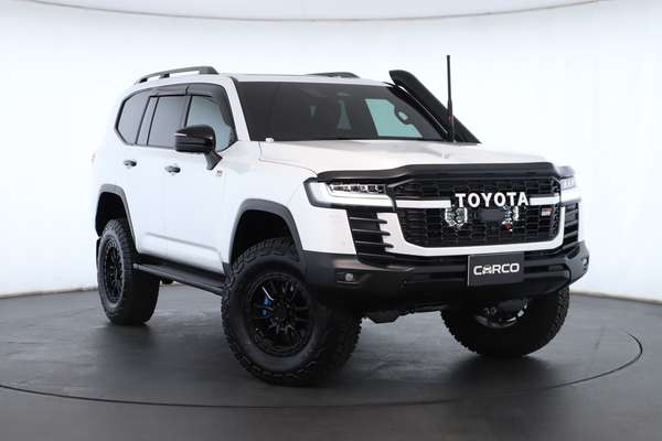2025 Toyota Landcruiser GR Sport FJA300R - Image 2