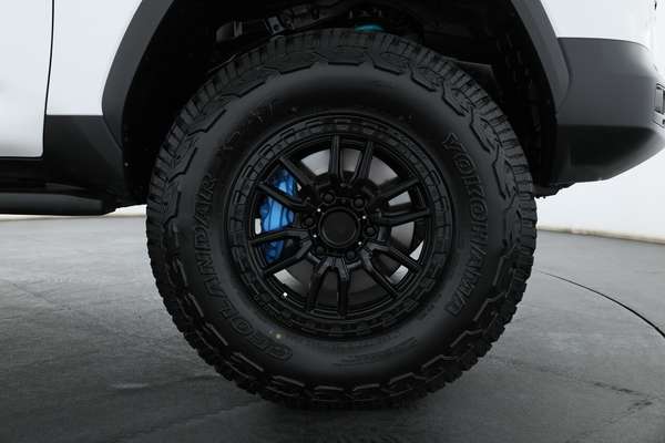 2025 Toyota Landcruiser GR Sport FJA300R - Image 5