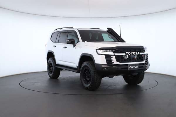 2025 Toyota Landcruiser GR Sport FJA300R - Image 6