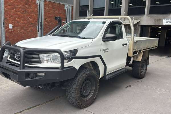 2018 Toyota Hilux SR GUN126R 4X4 - Image 2
