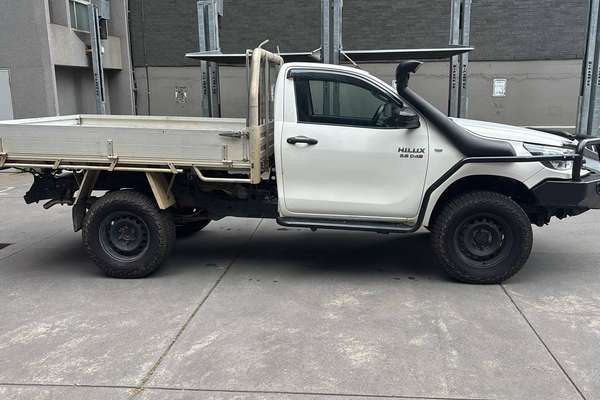 2018 Toyota Hilux SR GUN126R 4X4 - Image 3