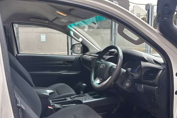 2018 Toyota Hilux SR GUN126R 4X4 - Image 6