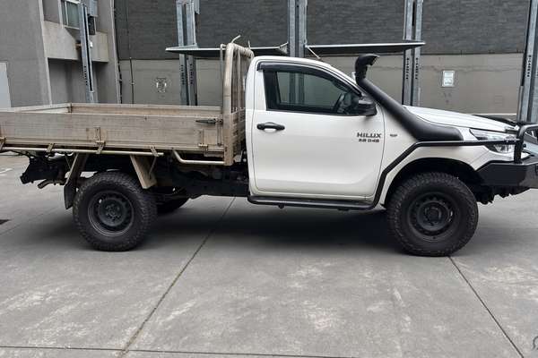 2018 Toyota Hilux SR GUN126R 4X4 - Image 5