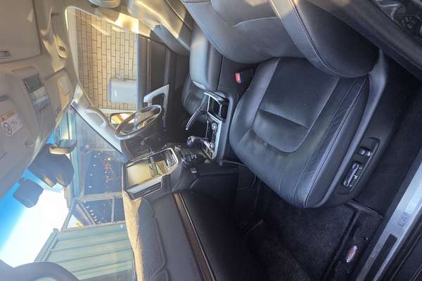 2020 Toyota Landcruiser Sahara VDJ200R - Image 3
