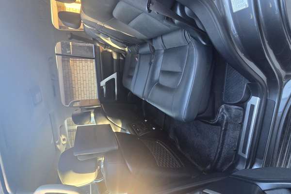 2020 Toyota Landcruiser Sahara VDJ200R - Image 4