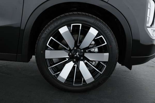 2025 Mitsubishi Outlander Aspire ZM - Image 4