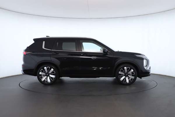 2025 Mitsubishi Outlander Aspire ZM - Image 3