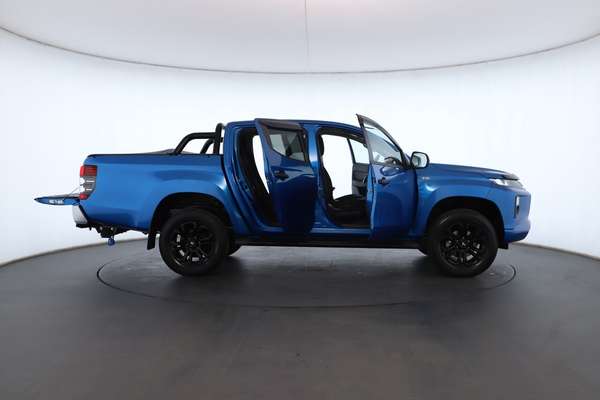 2023 Mitsubishi Triton GLX-R MR 4X4 - Image 2
