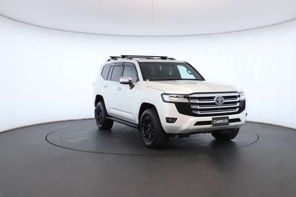 2021 Toyota Landcruiser Sahara FJA300R - Image 5