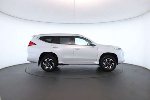2024 Mitsubishi Pajero Sport GLS QG - Image 3
