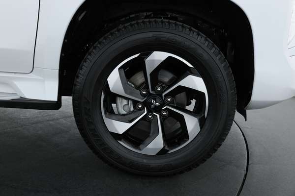 2024 Mitsubishi Pajero Sport GLS QG - Image 4