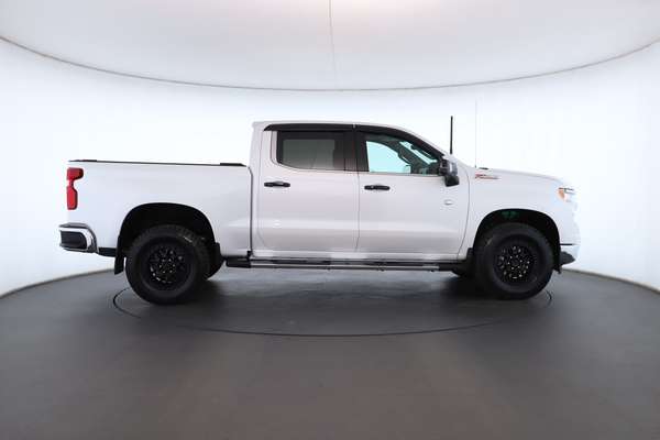 2024 Chevrolet Silverado 1500 LTZ Premium W/Tech Pack T1 4X4 - Image 3