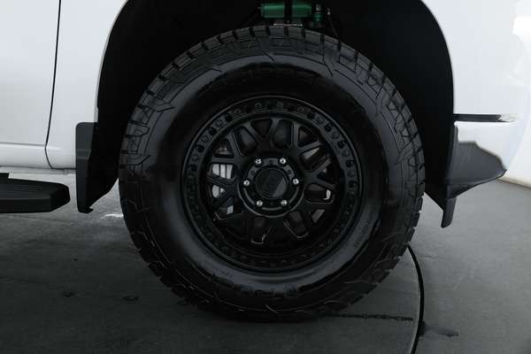 2024 Chevrolet Silverado 1500 LTZ Premium W/Tech Pack T1 4X4 - Image 4