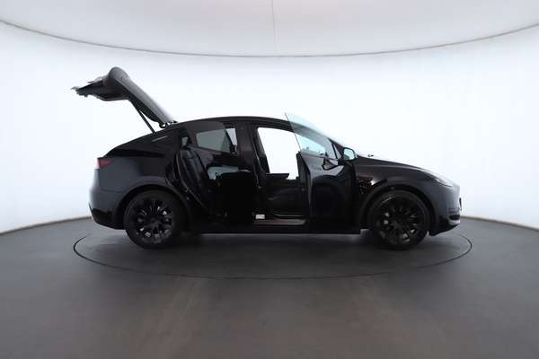 2023 Tesla Model Y Rear-Wheel Drive - Image 2