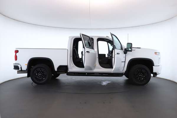 2022 Chevrolet Silverado HD LTZ Premium W/Tech Pack T1 4X4 - Image 2