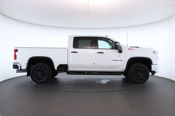 2022 Chevrolet Silverado HD LTZ Premium W/Tech Pack T1 4X4 - Image 3