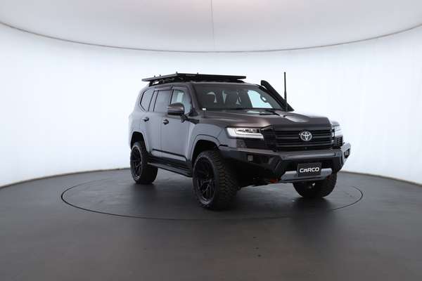 2022 Toyota Landcruiser VX FJA300R - Image 5