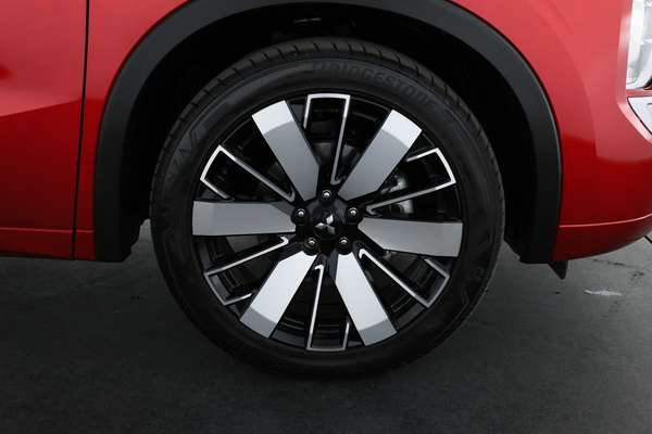 2025 Mitsubishi Outlander Exceed ZM - Image 4